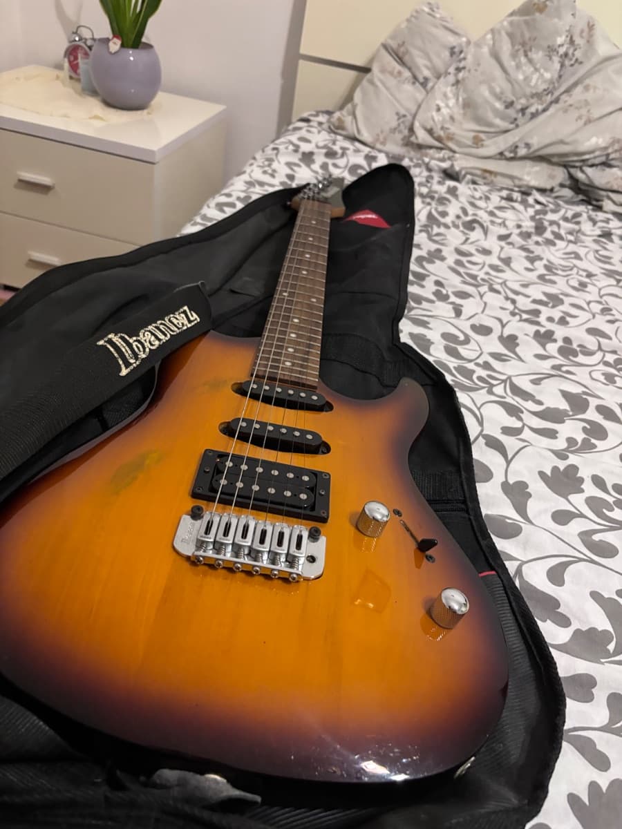 Chitarra elettrica Ibanez — foto 1
