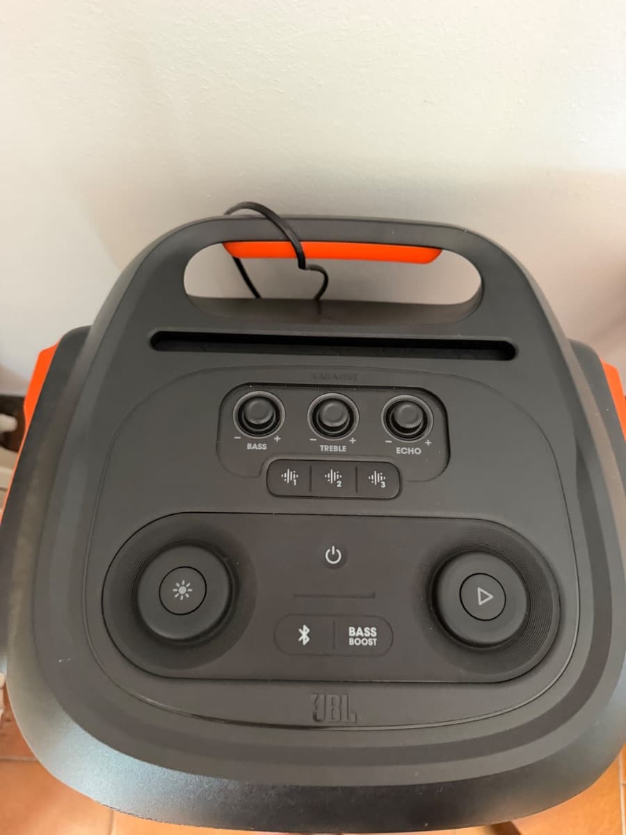 Noleggio Cassa Bluetooth Potente JBL PartyBox con Luci e Trolley — foto 2